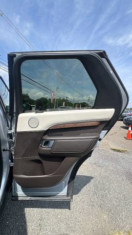 Used 2018 Land Rover Discovery HSE Luxury AWD/4WD image 26
