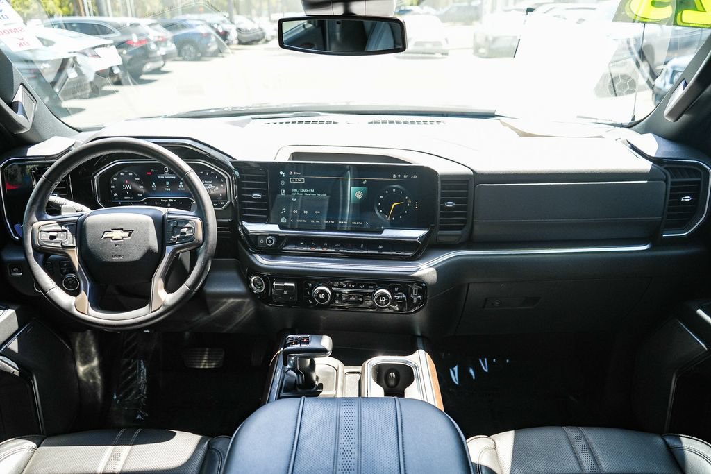 Used 2023 Chevrolet Silverado 1500 High Country w/ High Country Premium Package AWD/4WD image 13