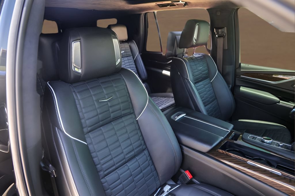 Certified 2023 Cadillac Escalade Premium Luxury Platinum AWD/4WD image 32