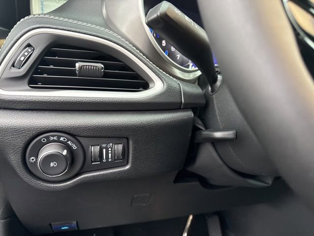 New 2026 Chrysler Pacifica Select w/ S Appearance Package image 23