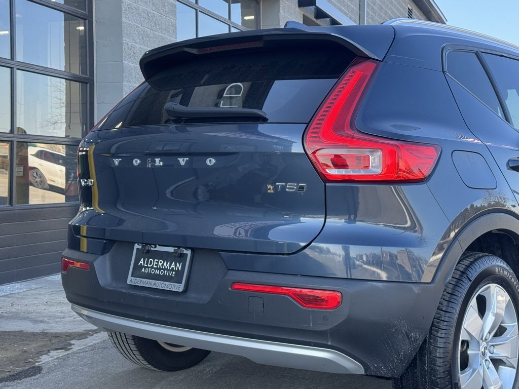 Used 2021 Volvo XC40 T5 Momentum w/ Premium Package image 51