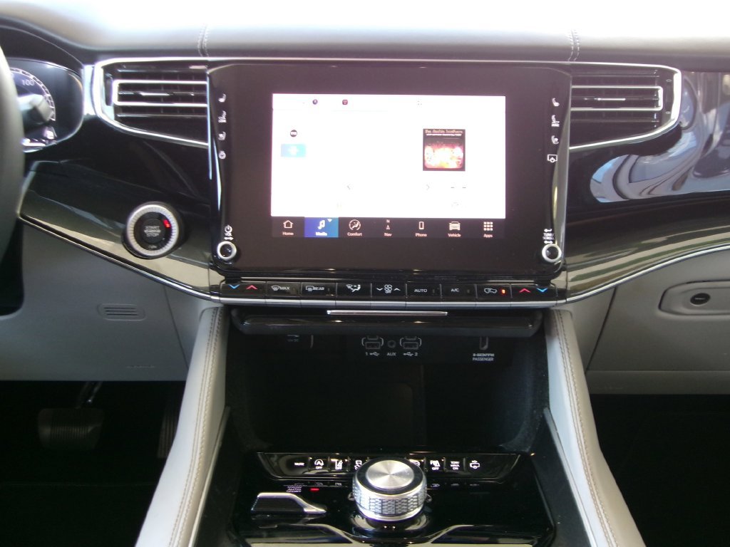 Used 2022 Jeep Wagoneer Series I w/ Convenience Group I AWD/4WD image 15