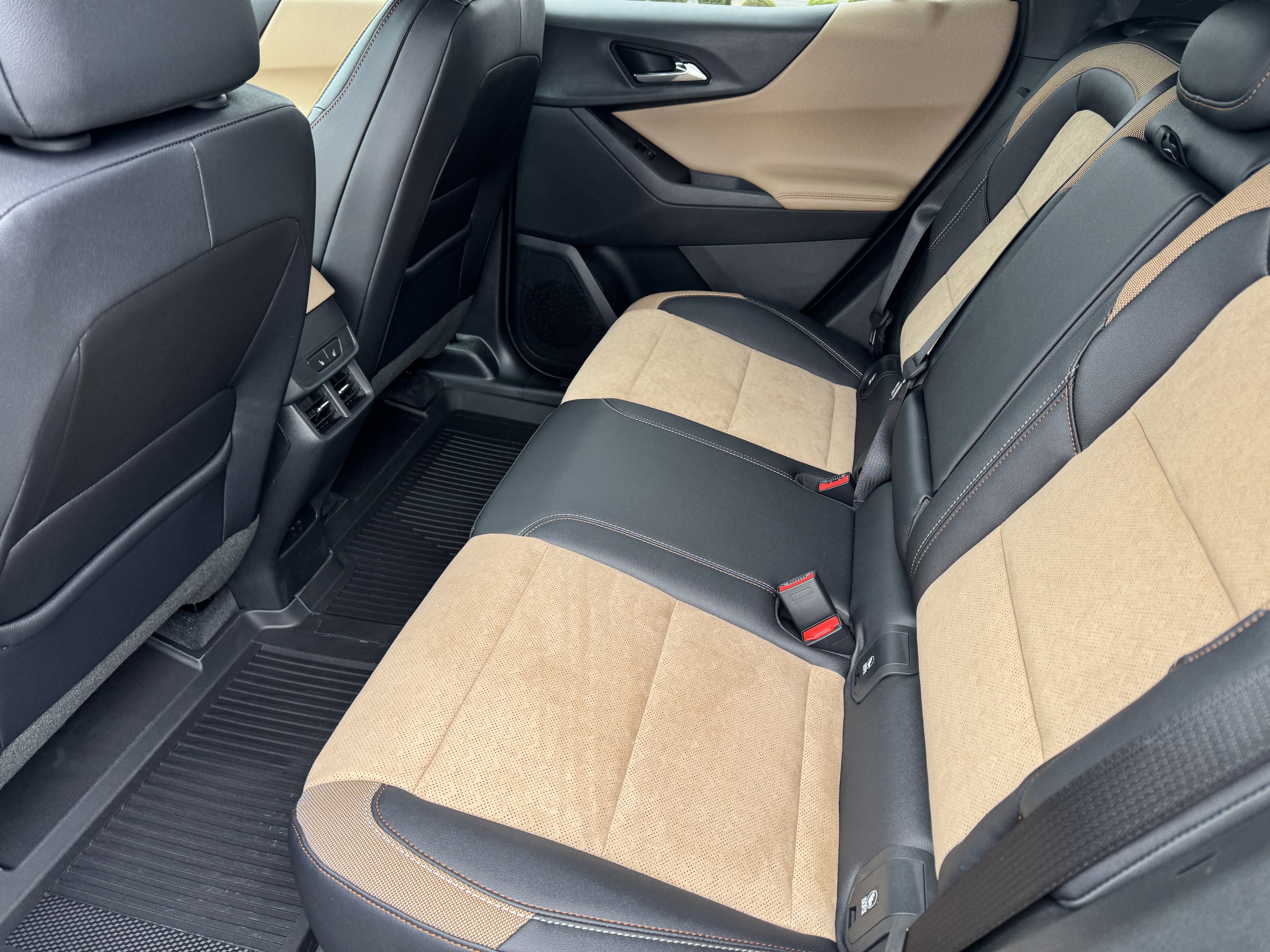 New 2026 Chevrolet Equinox ACTIV w/ Convenience Package III image 16