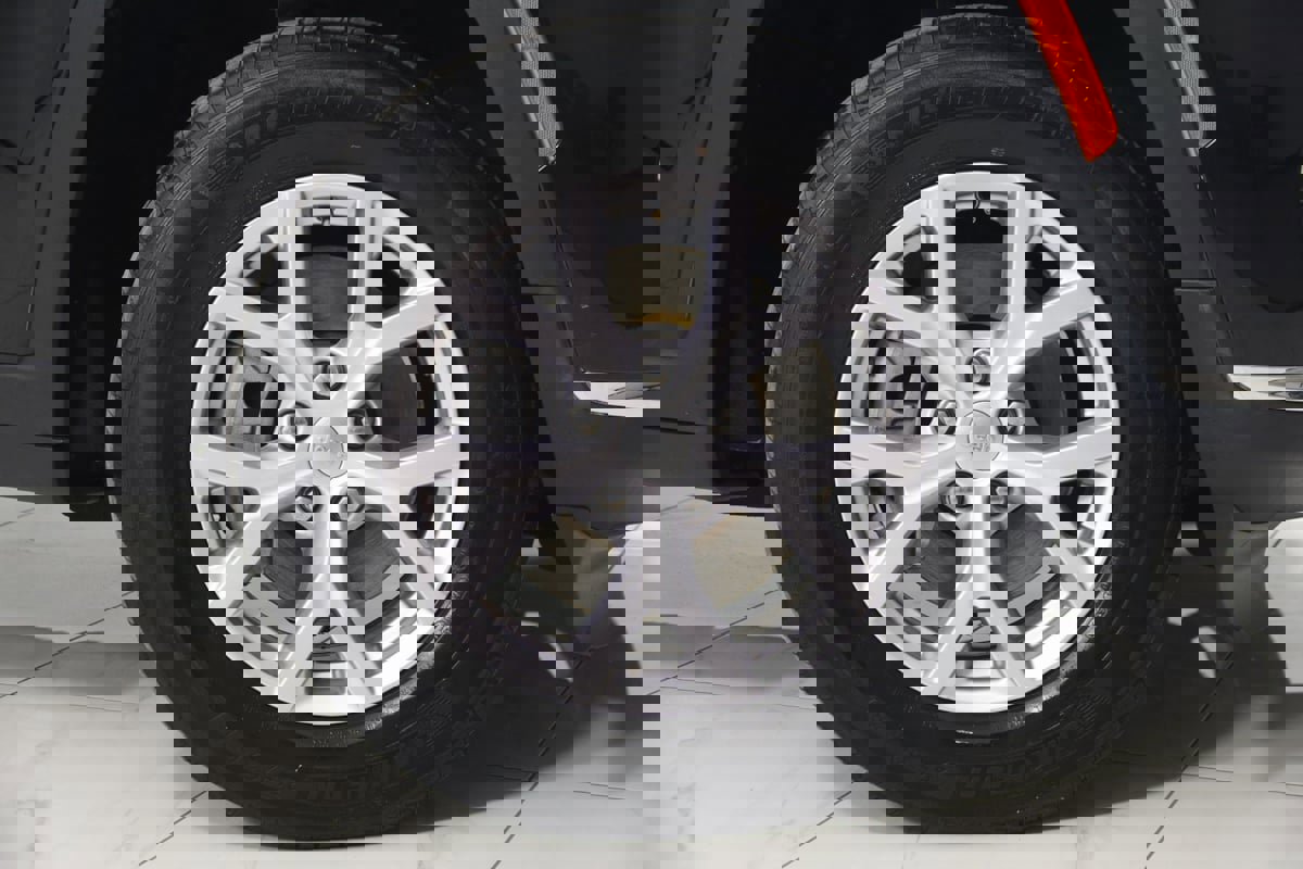 Used 2022 Jeep Grand Cherokee L Limited image 17