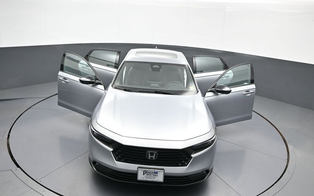 Used 2025 Honda Accord Sport image 45