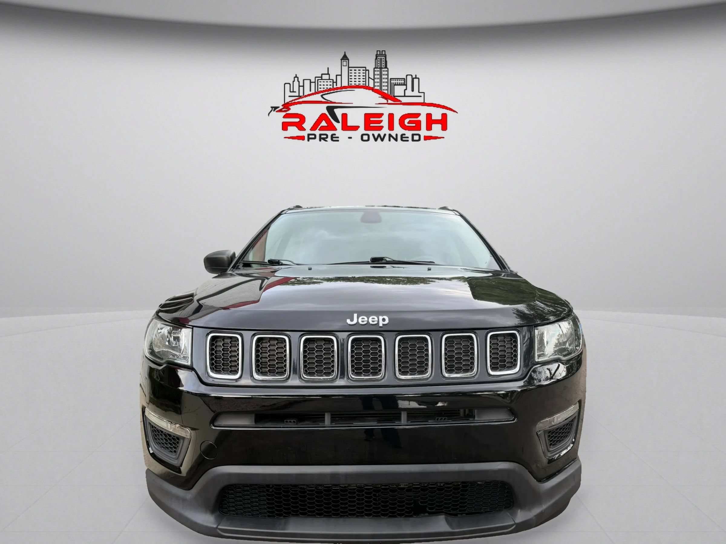 Used 2021 Jeep Compass Sport FWD image 3