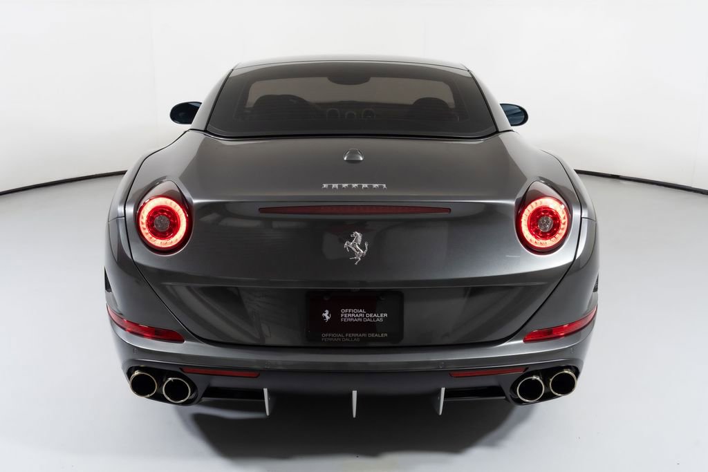 Used 2015 Ferrari California T RWD image 15