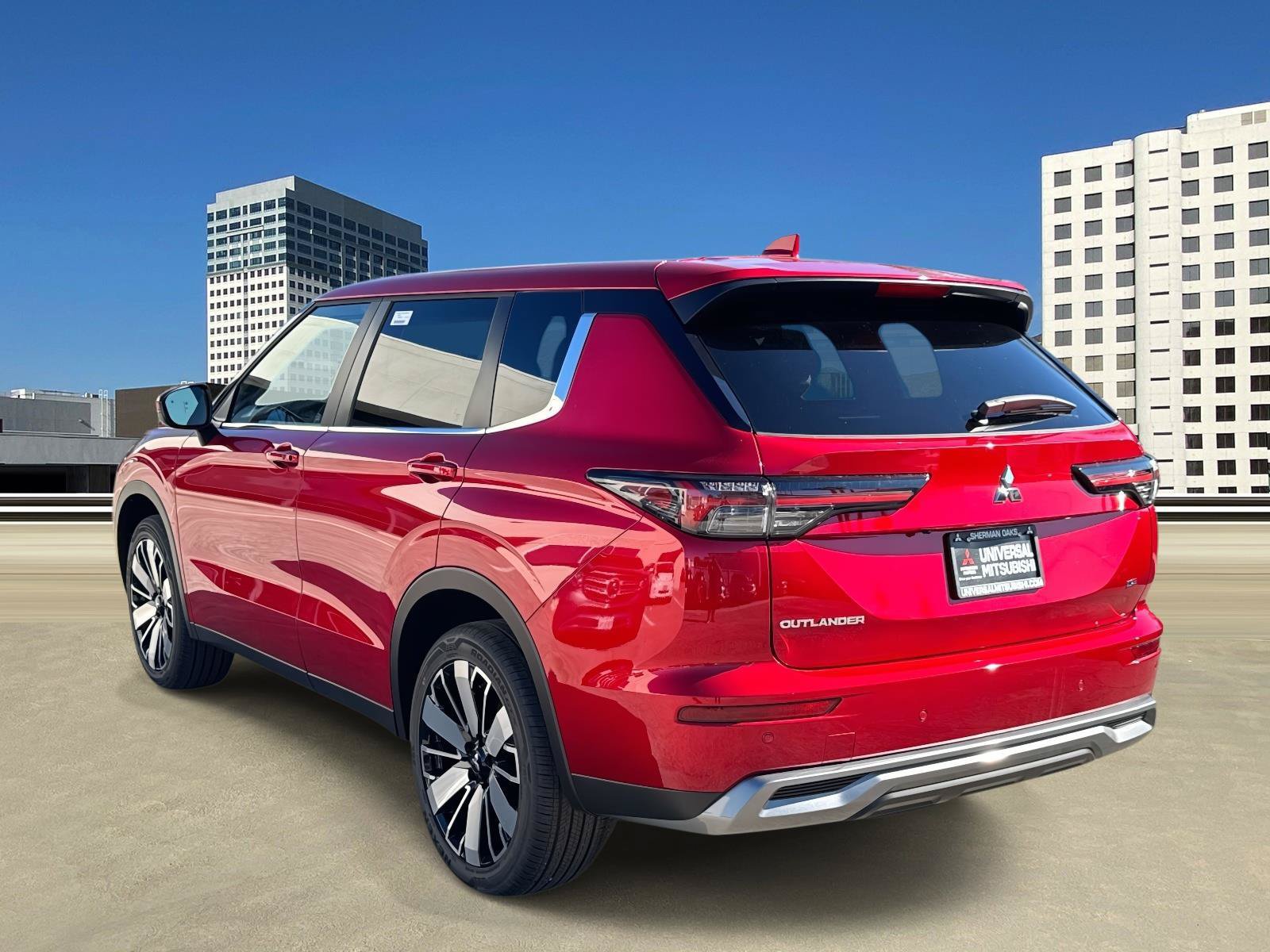 New 2026 Mitsubishi Outlander SE FWD image 3