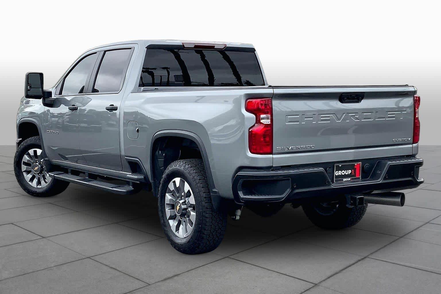 Used 2025 Chevrolet Silverado 2500 Custom w/ Custom Value Package AWD/4WD image 11