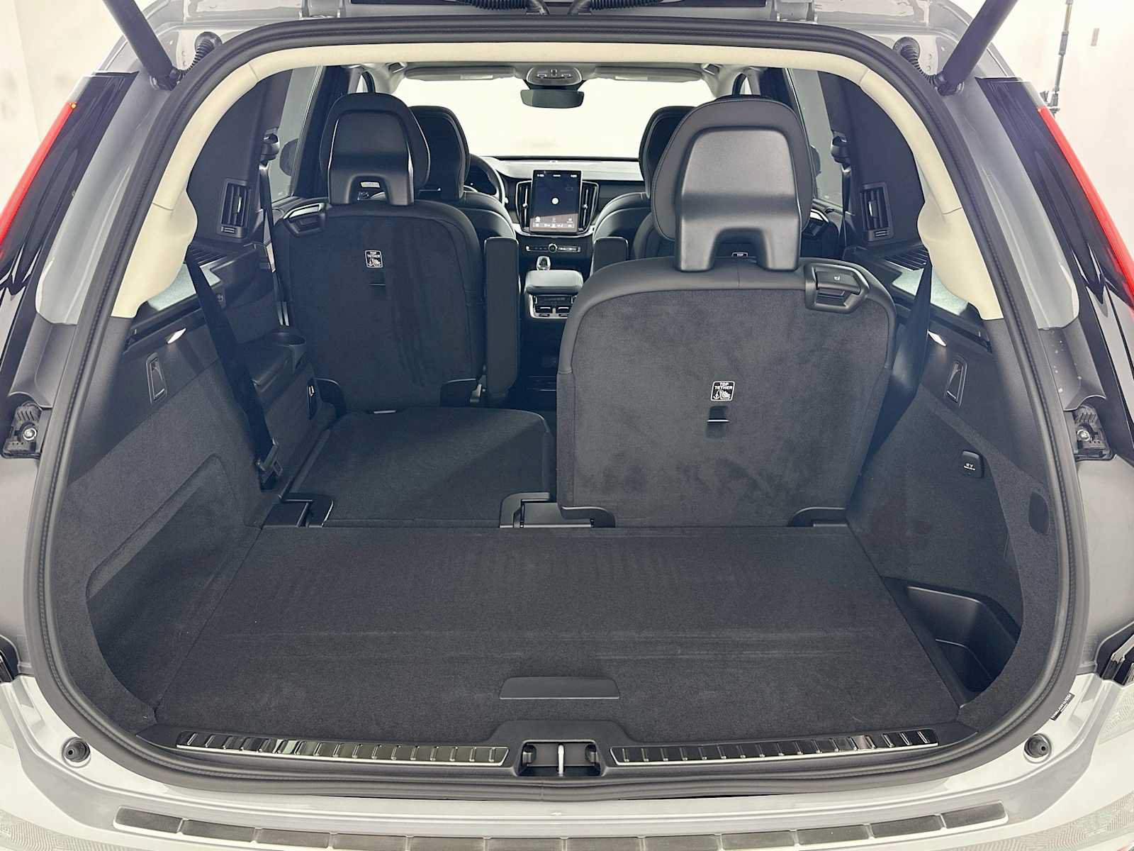 New 2027 Volvo XC90 B6 Plus AWD/4WD image 24