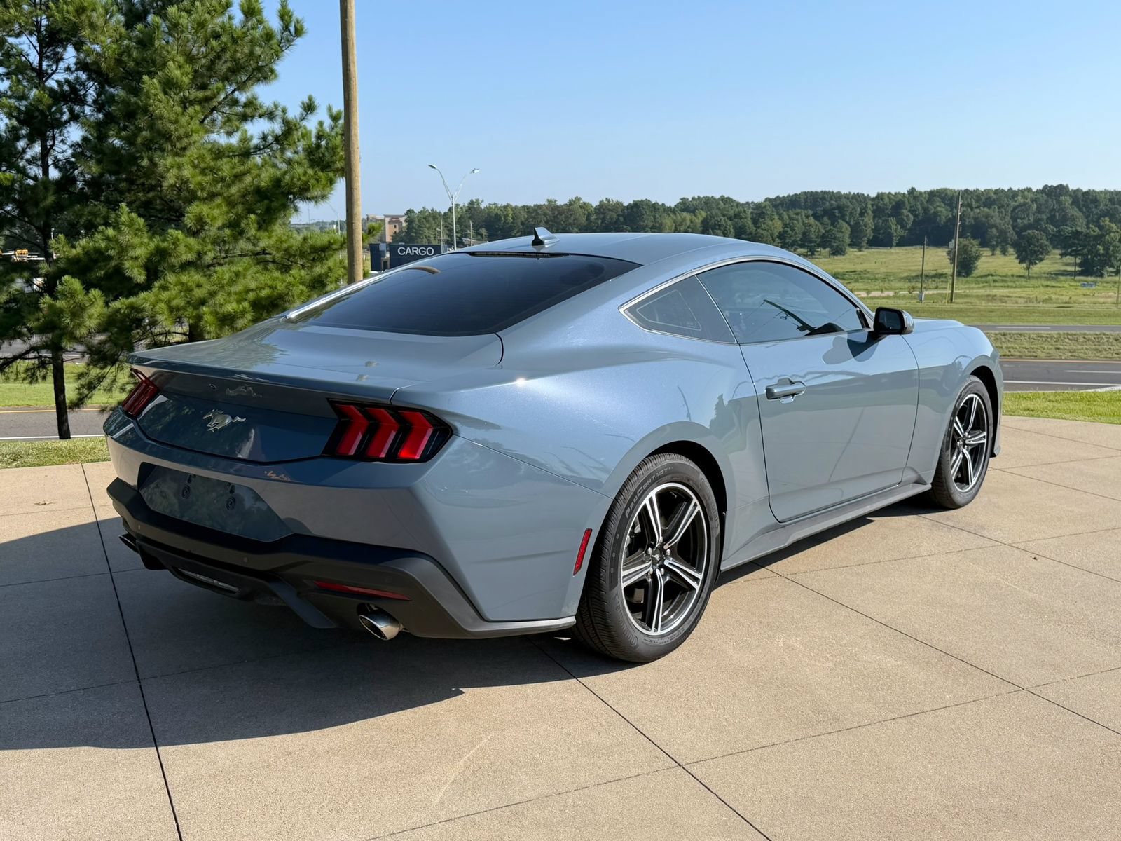 Used 2025 Ford Mustang Coupe RWD image 6