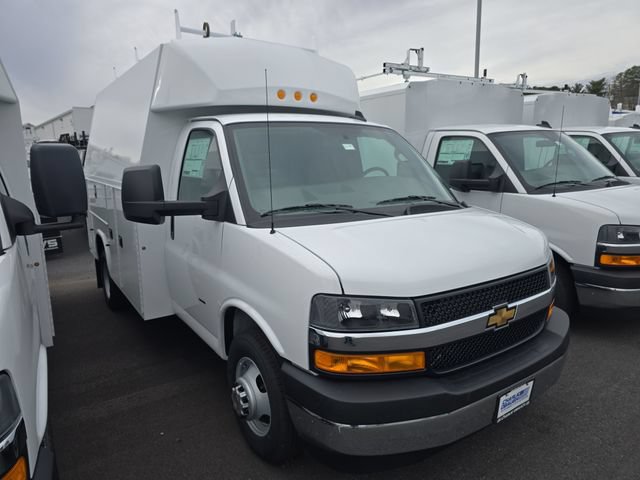 New 2025 Chevrolet Express 3500 w/ Power Convenience Package RWD image 7