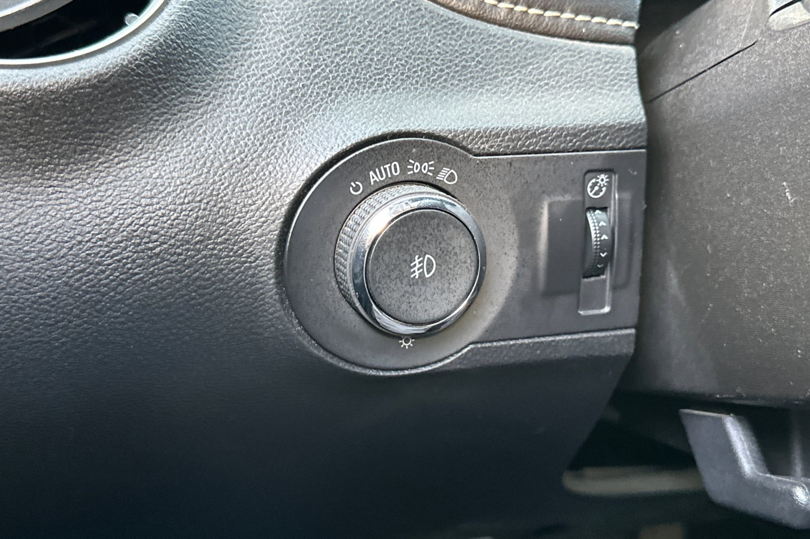 Used 2015 Chevrolet Camaro SS image 37