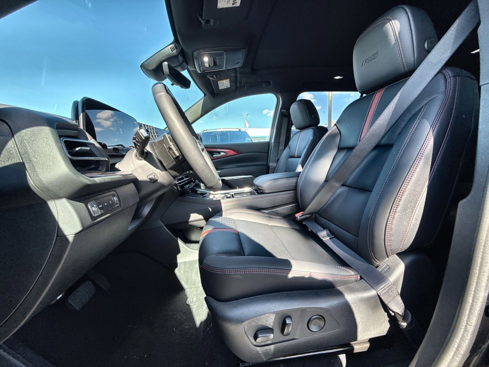 New 2026 Chevrolet Traverse RS image 13
