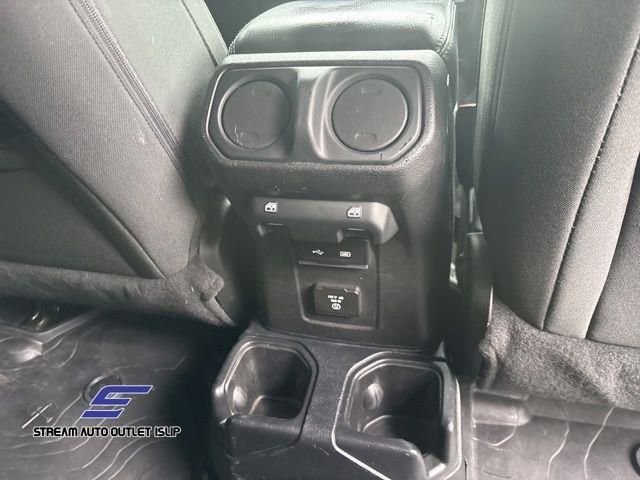 Used 2018 Jeep Wrangler Unlimited Sahara image 16