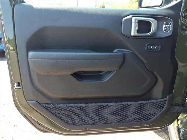 Certified 2022 Jeep Gladiator Willys image 17