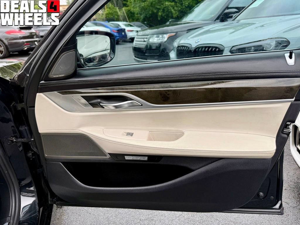 Used 2018 BMW 740i RWD image 32