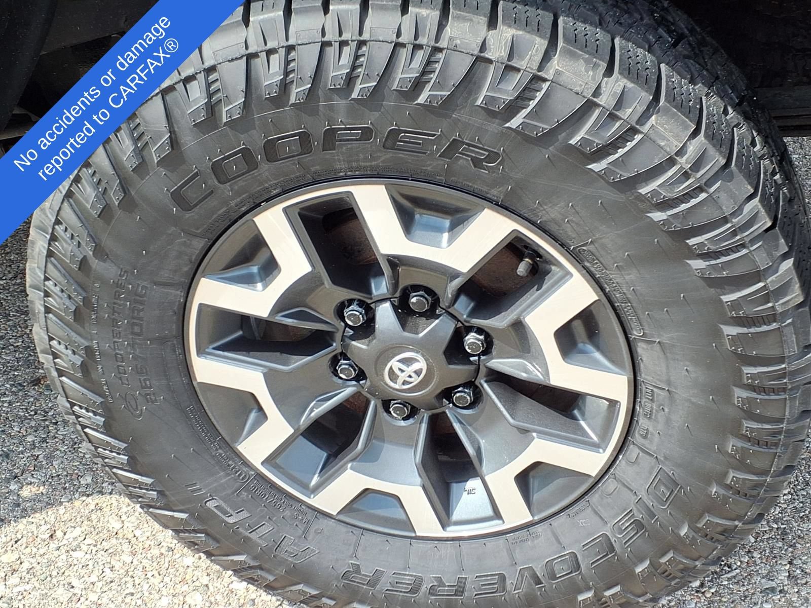 Used 2016 Toyota Tacoma TRD Off-Road w/ Towing Package AWD/4WD image 9