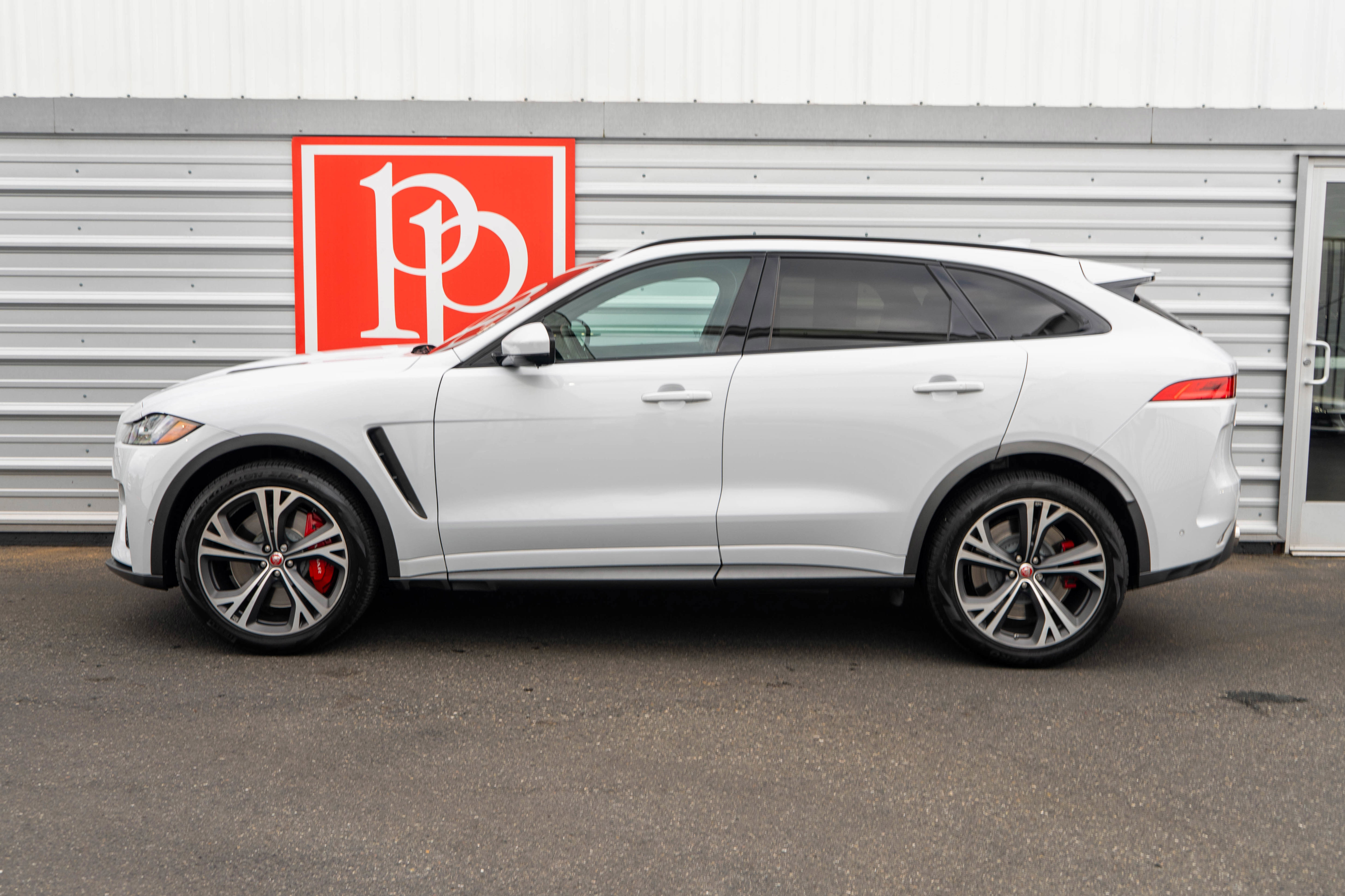 Used 2019 Jaguar F-PACE SVR AWD/4WD image 36