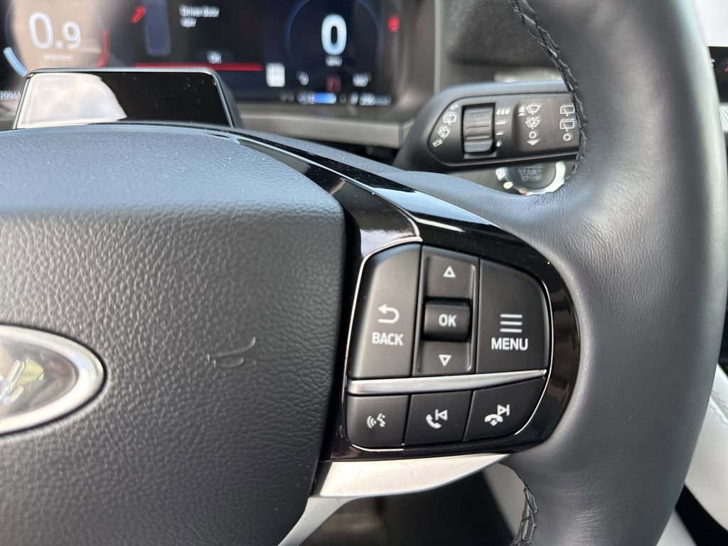 Used 2025 Ford Explorer Platinum w/ LUX Leather Package image 25