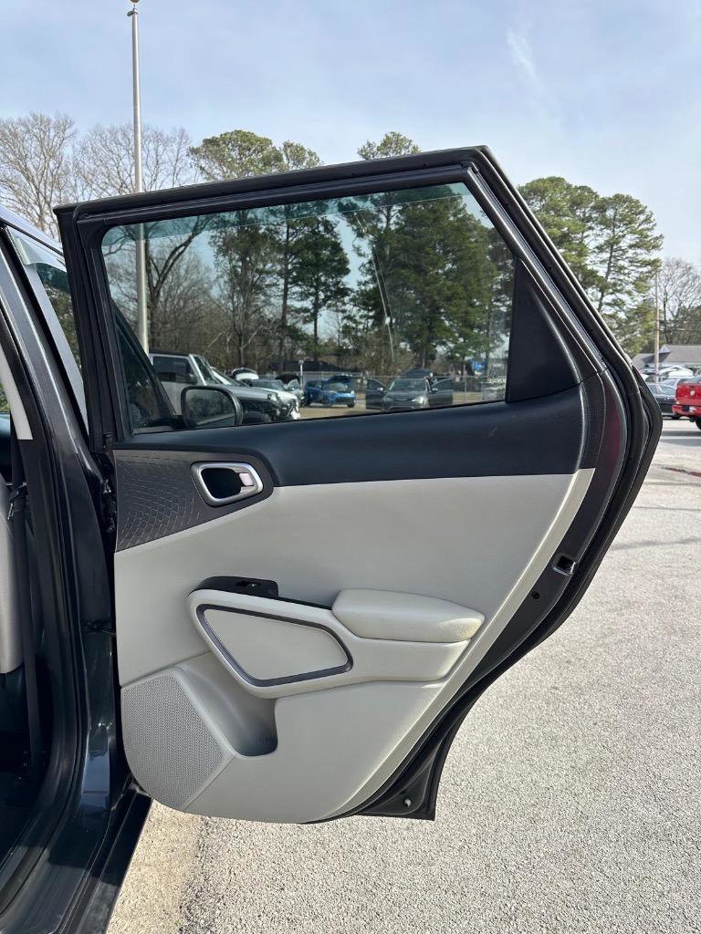 Used 2021 Kia Soul EX FWD image 16