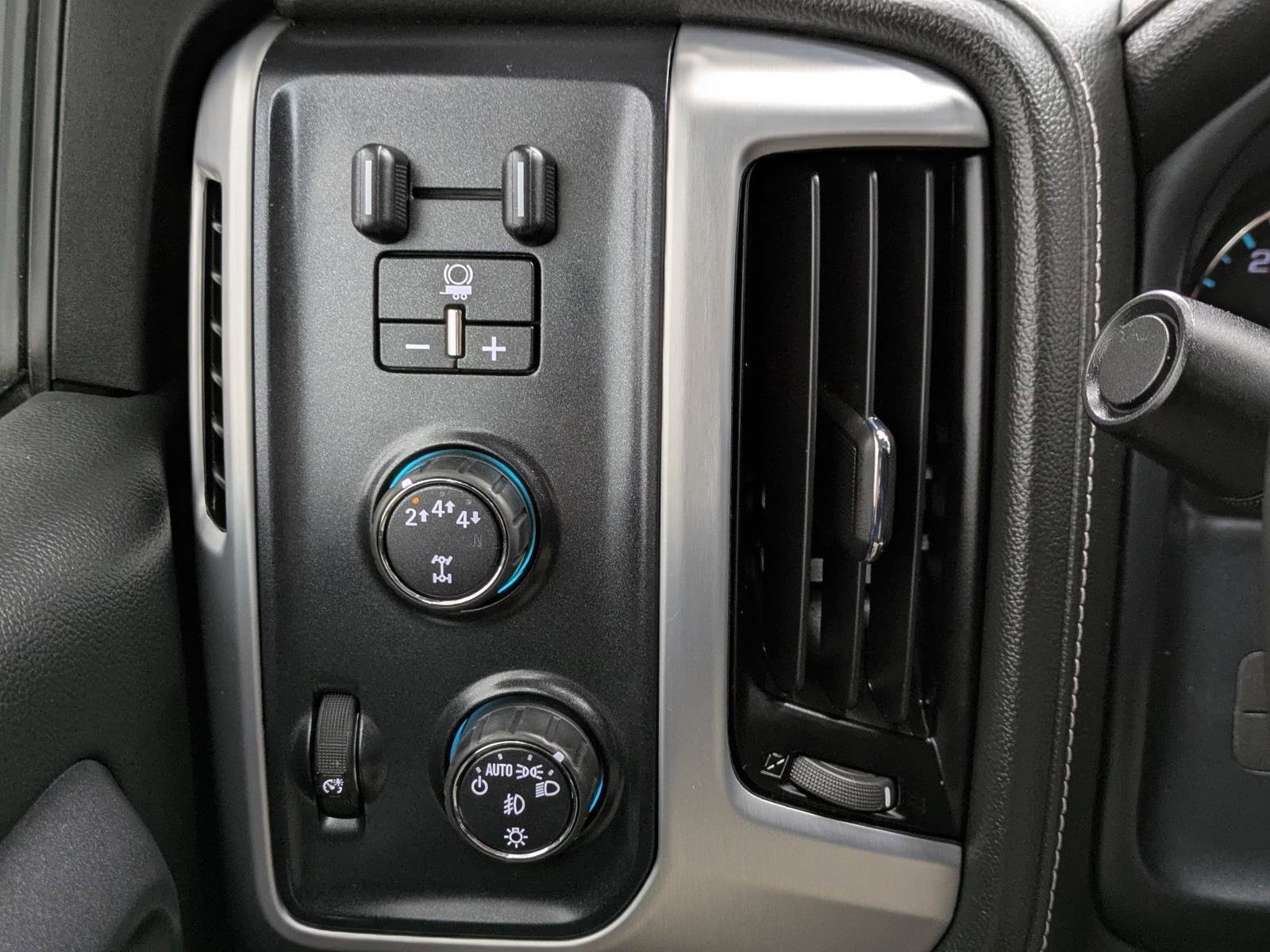 Used 2017 GMC Sierra 2500 SLE w/ HD SLE Preferred Plus Package image 9