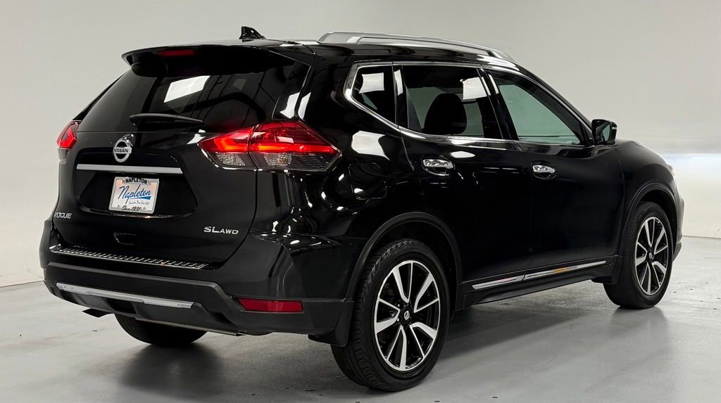 Used 2017 Nissan Rogue SL w/ SL Premium Package AWD/4WD image 3