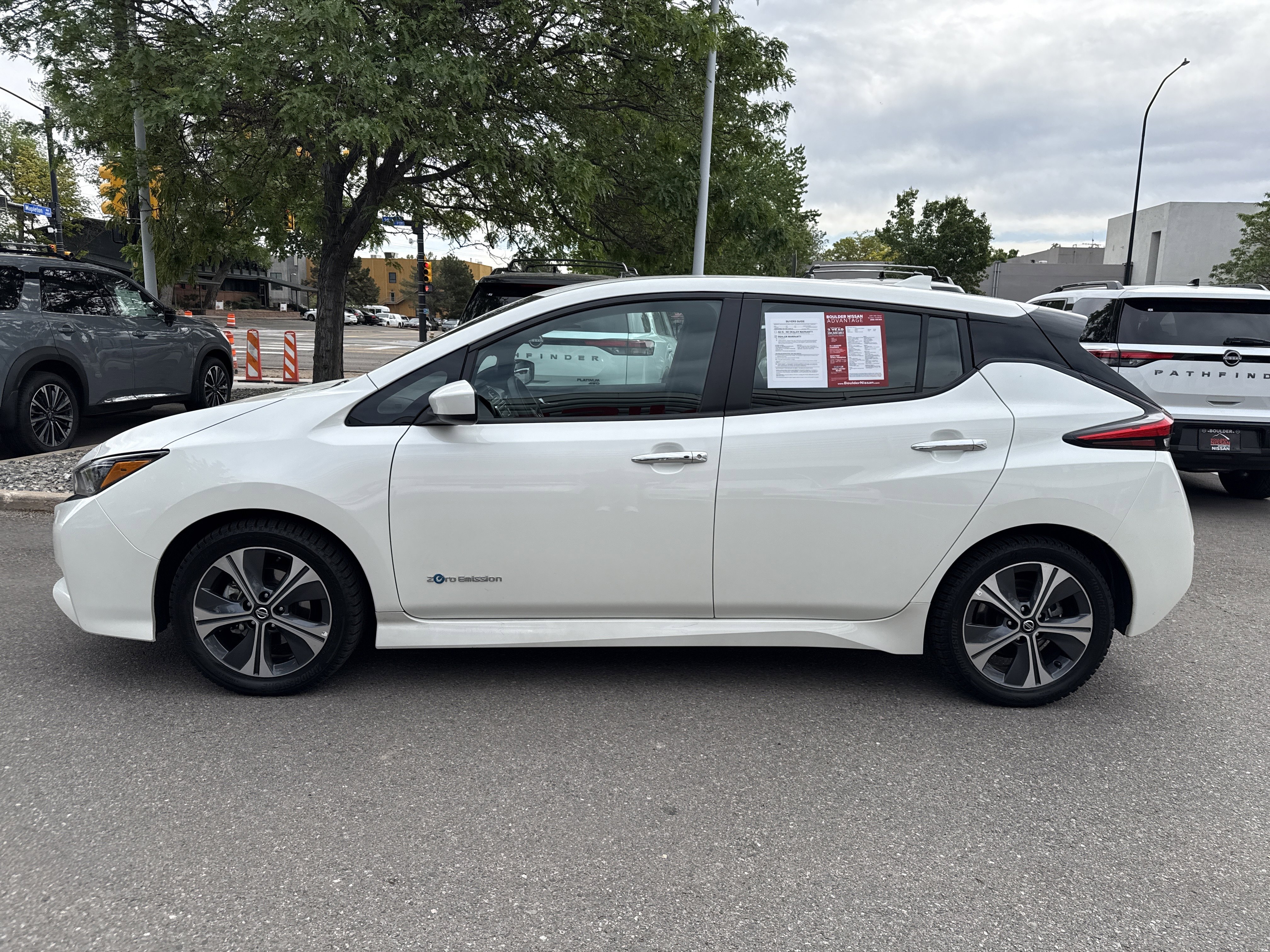 Used 2019 Nissan Leaf SV FWD image 4