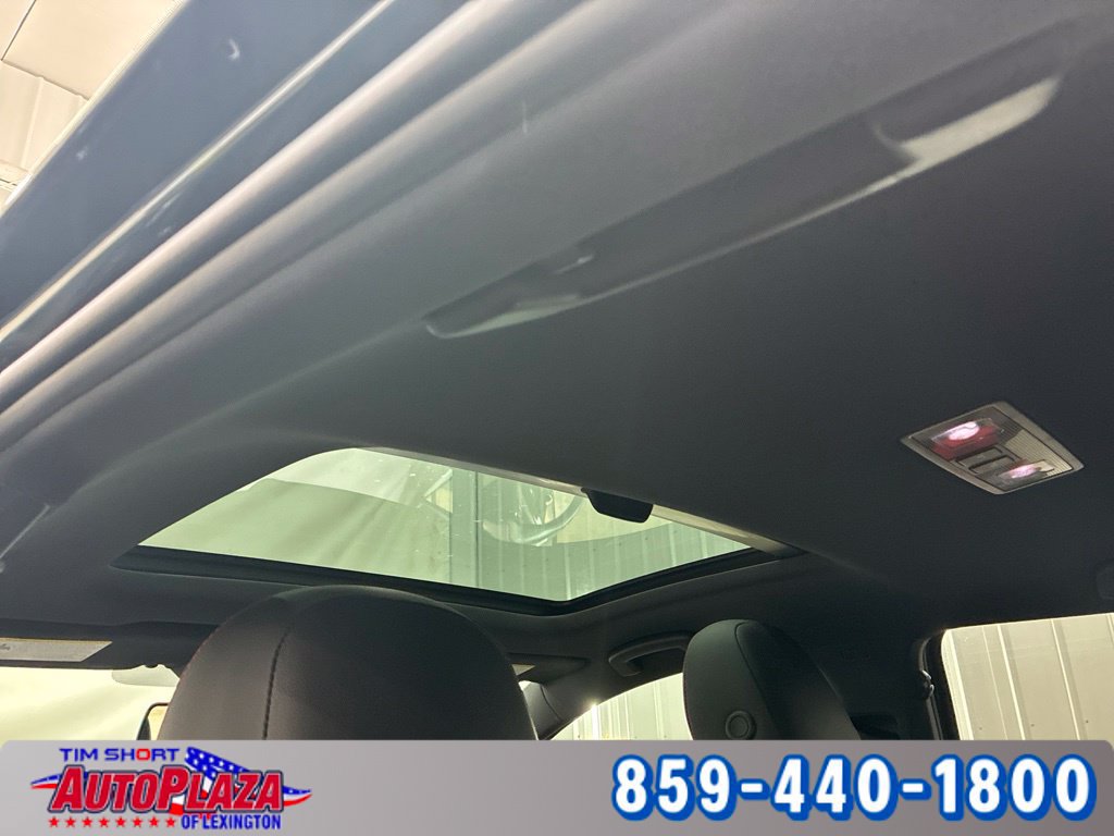 Used 2017 Volkswagen GTI SE FWD image 9