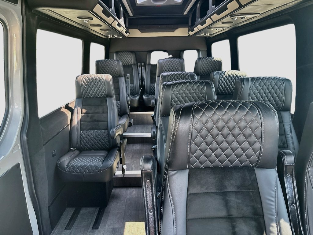 Used 2023 Mercedes-Benz Sprinter 3500 image 29