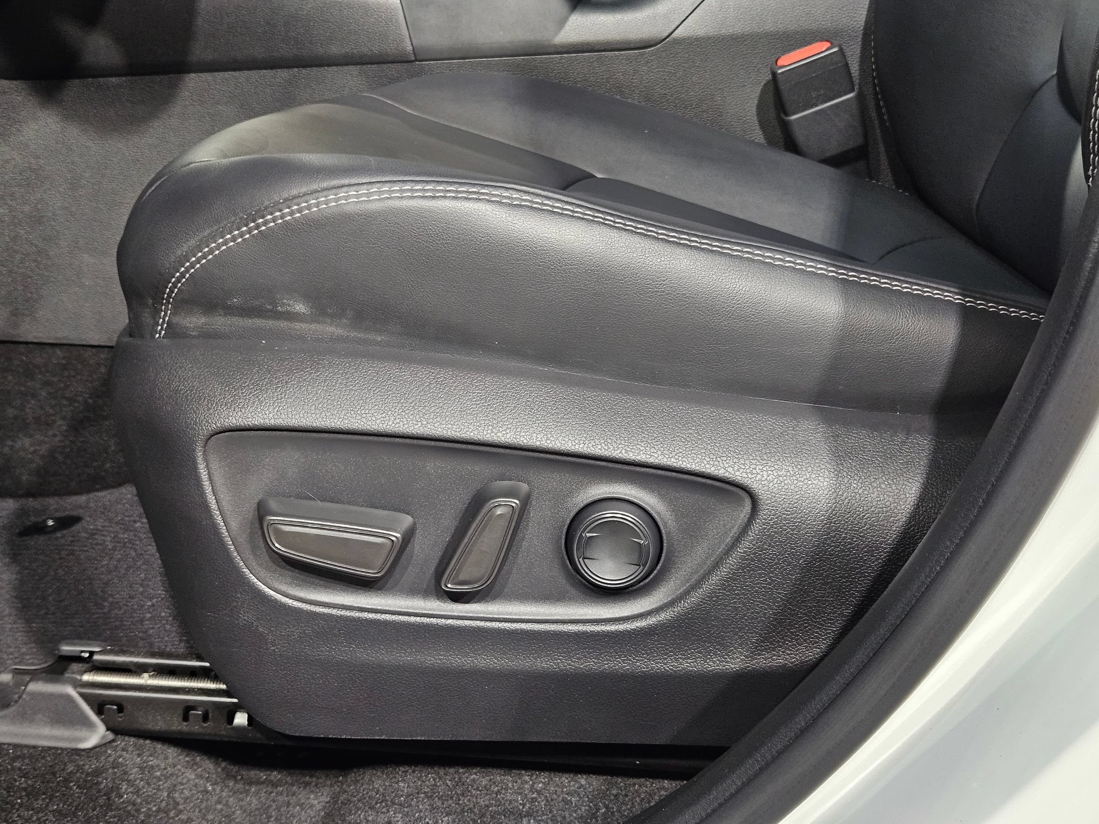 Used 2024 Toyota RAV4 XLE Premium AWD/4WD image 23