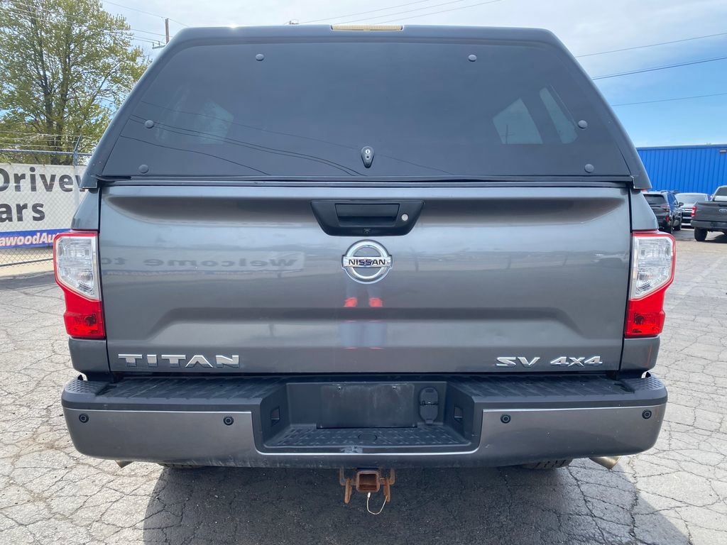 Used 2017 Nissan Titan SV AWD/4WD image 3