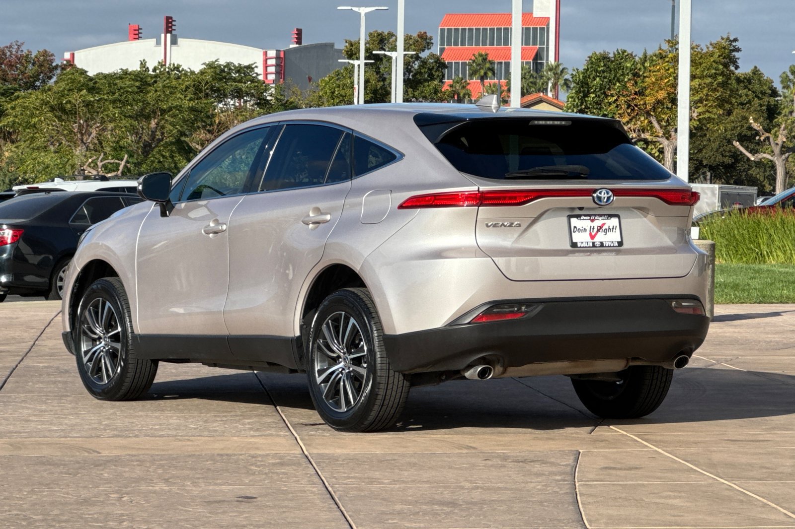 Certified 2024 Toyota Venza LE AWD/4WD image 7