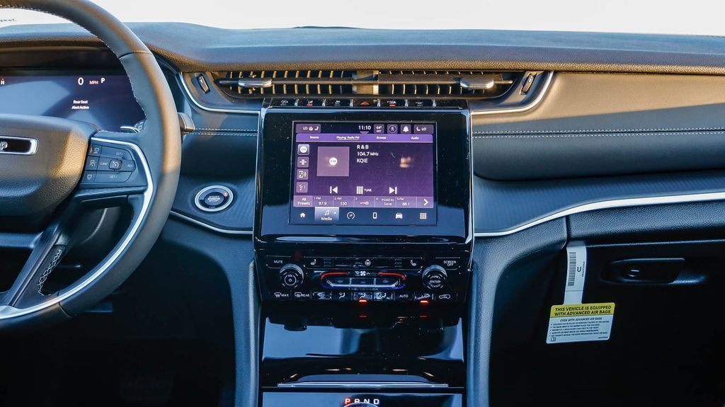 New 2025 Jeep Grand Cherokee Laredo X w/ Luxury Tech Group I image 14