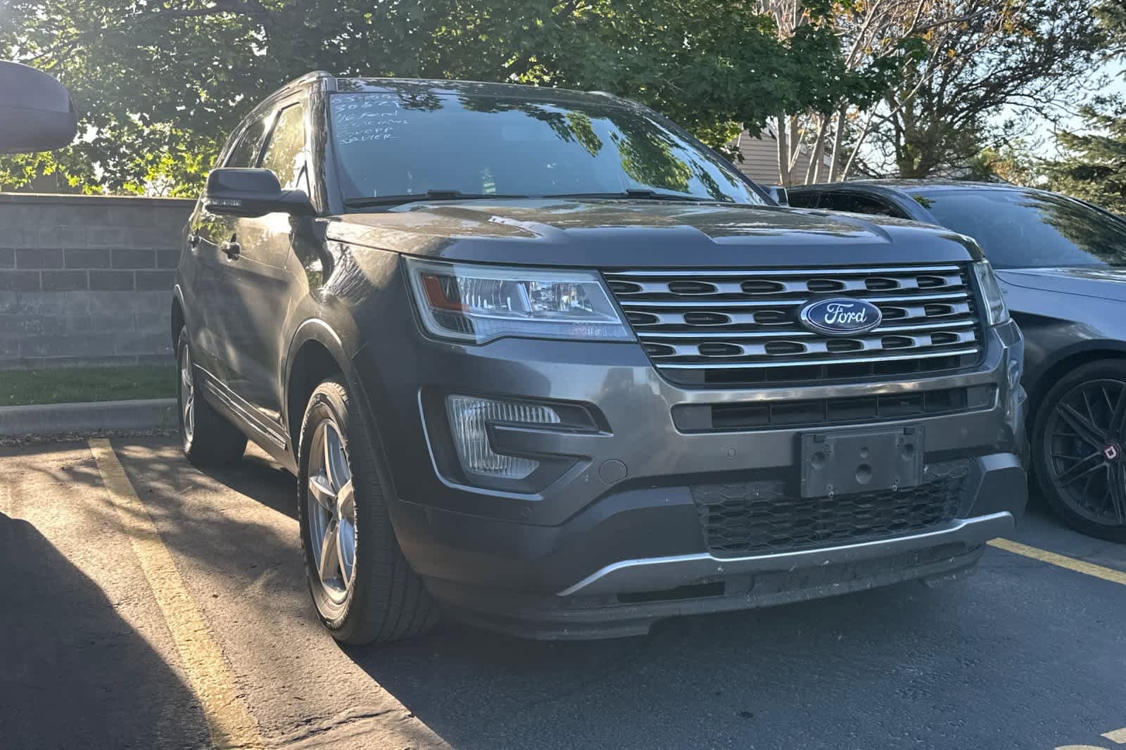 Used 2016 Ford Explorer XLT w/ Equipment Group 202A AWD/4WD image 3