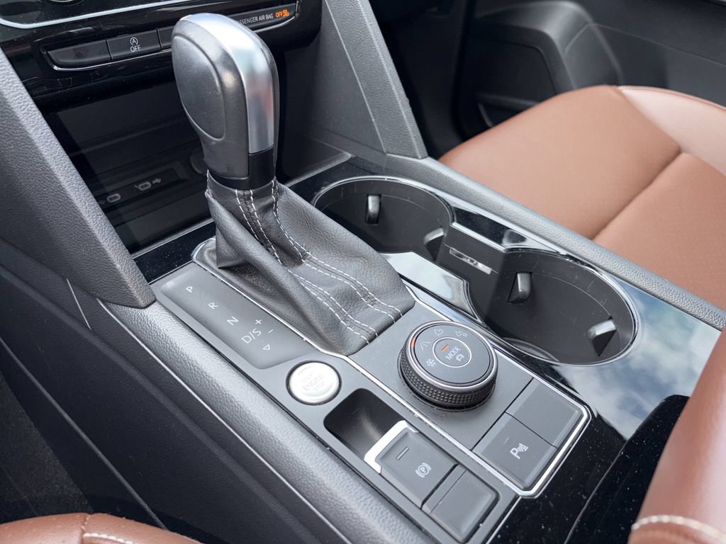 Certified 2023 Volkswagen Atlas SEL AWD/4WD image 9