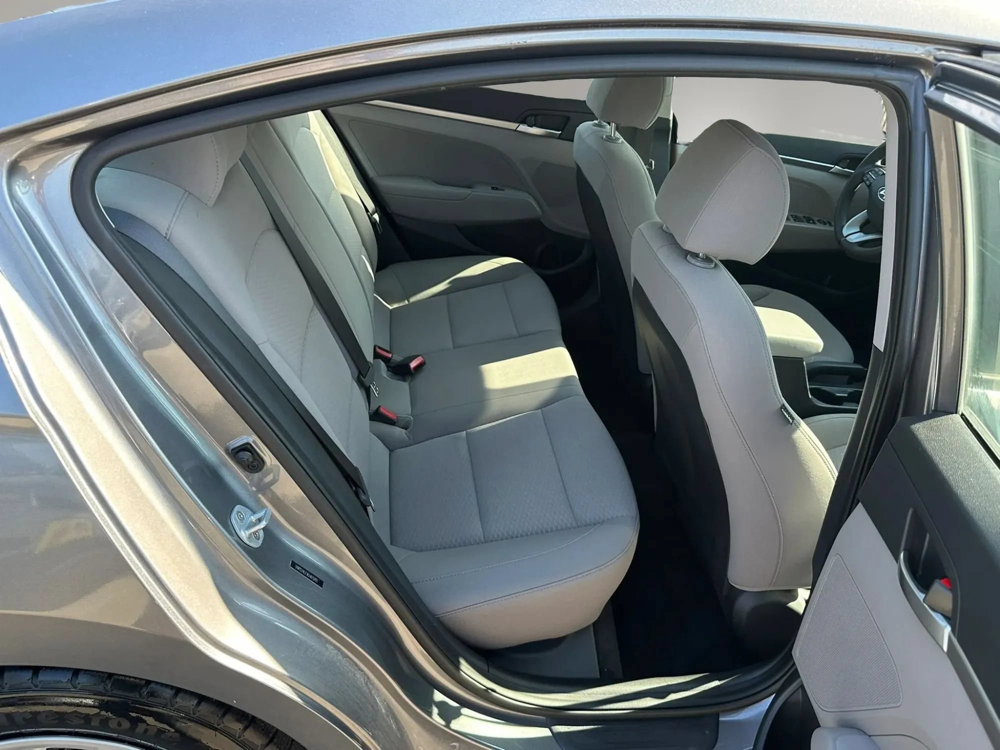 Used 2019 Hyundai Elantra SE FWD image 12
