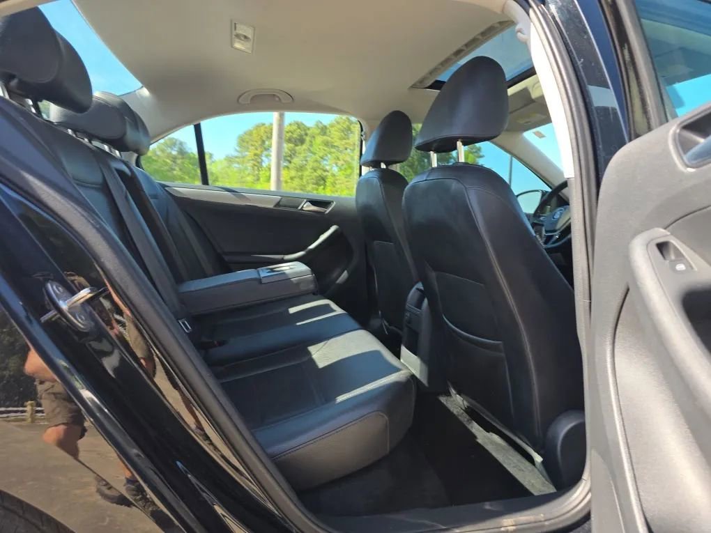 Used 2017 Volkswagen Jetta SE image 42