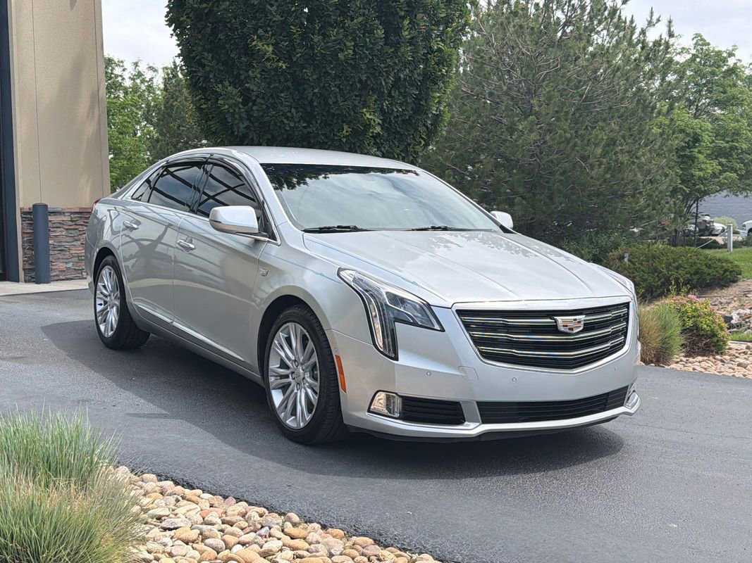 Used 2018 Cadillac XTS Luxury FWD image 3