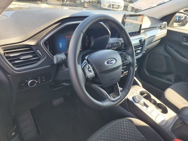 Used 2025 Ford Escape Active w/ Cold Weather Package image 9