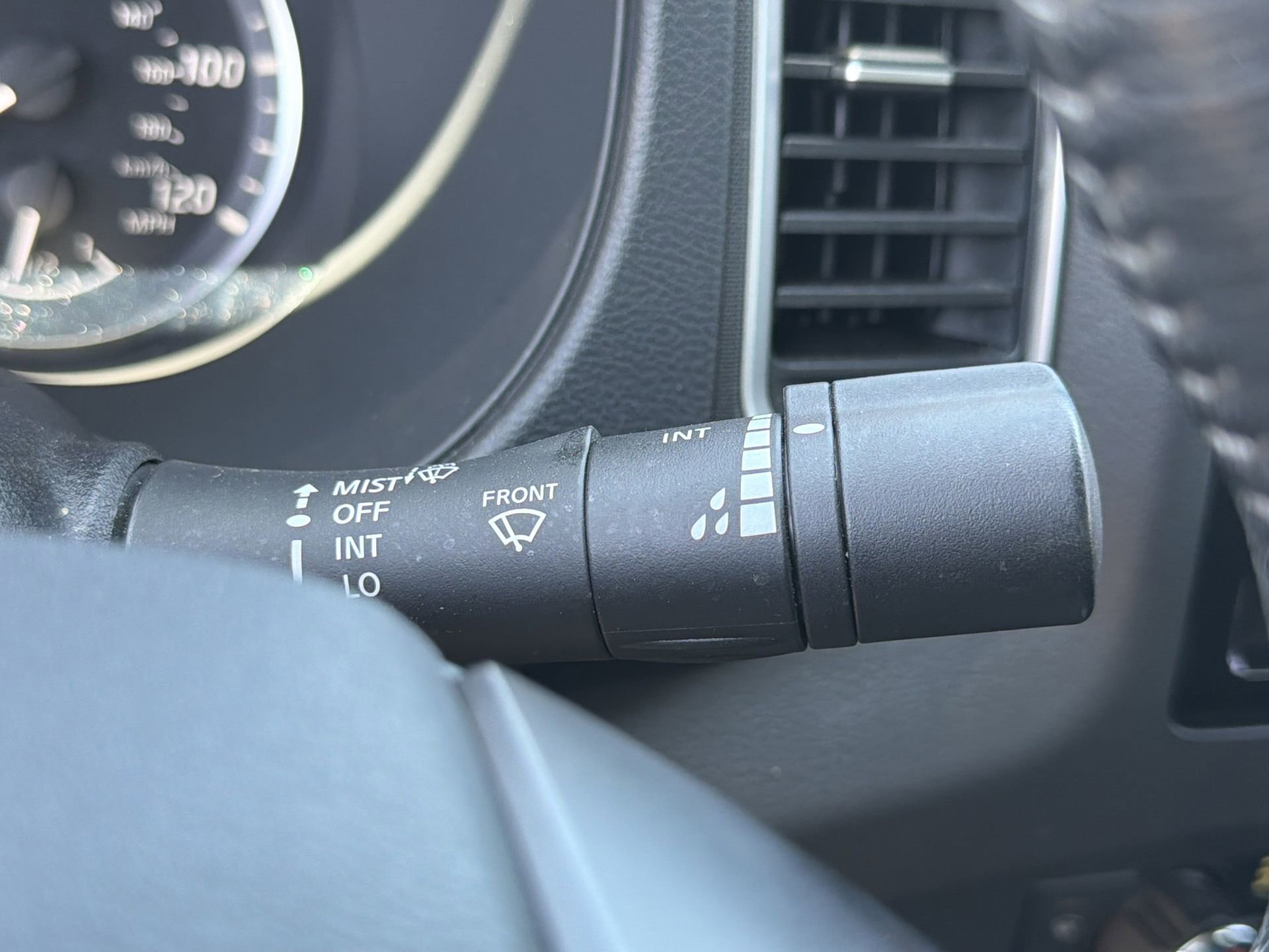 Used 2022 Nissan Frontier SV w/ SV Premium Package image 14