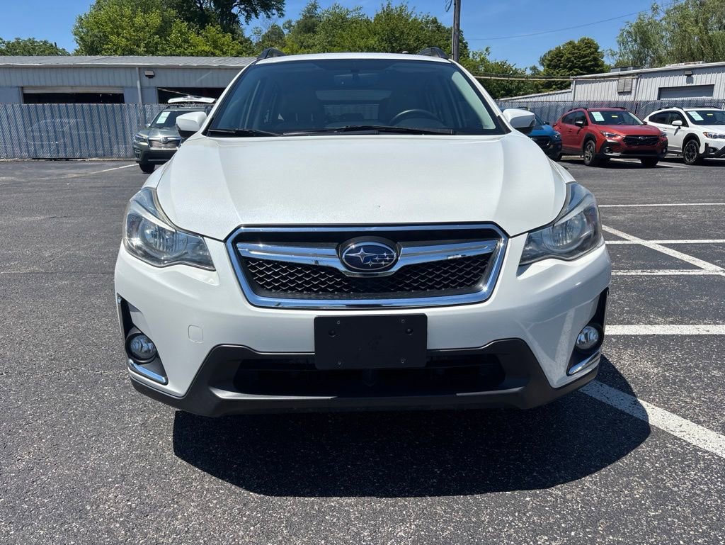 Used 2017 Subaru Crosstrek 2.0i Limited w/ Popular Package #1 AWD/4WD image 2