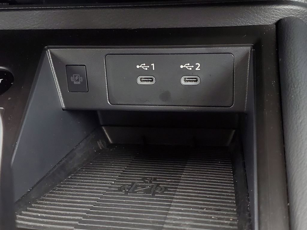 Used 2025 Nissan Kicks SR AWD/4WD image 27