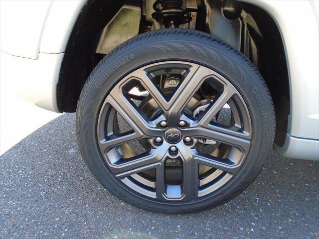 Certified 2025 Jeep Compass Limited w/ High Altitude Package AWD/4WD image 18