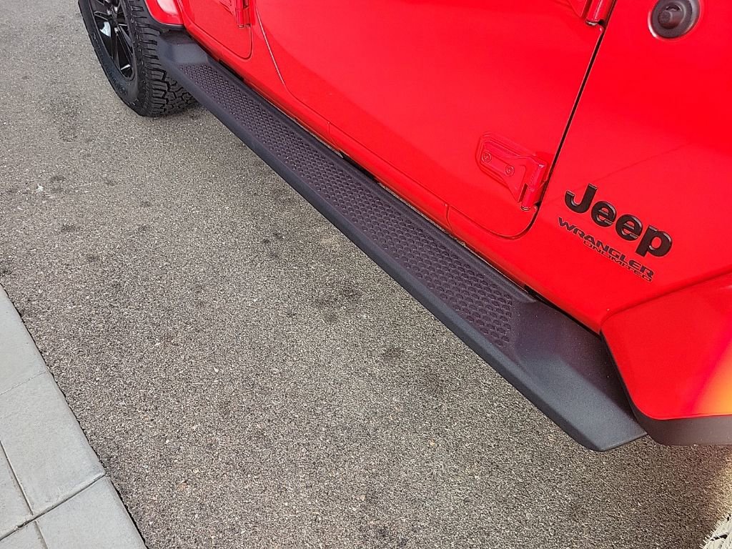 Used 2021 Jeep Wrangler Unlimited Sahara AWD/4WD image 18