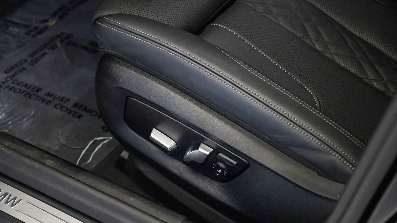 Certified 2023 BMW 530e w/ Premium Package image 25