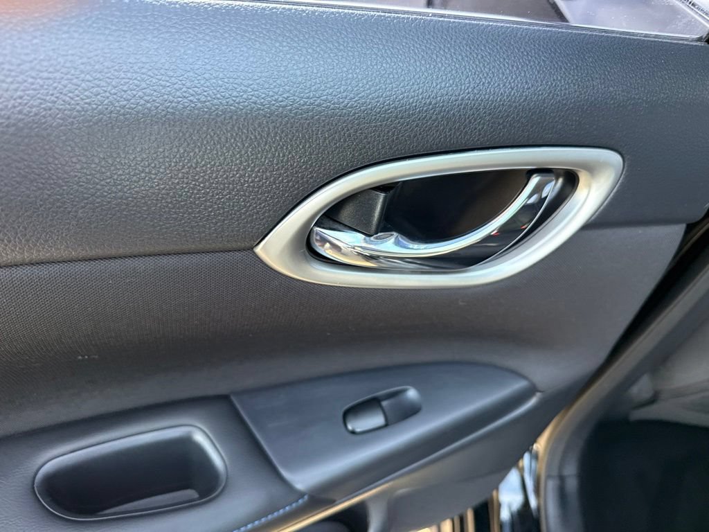 Used 2017 Nissan Sentra SR FWD image 9