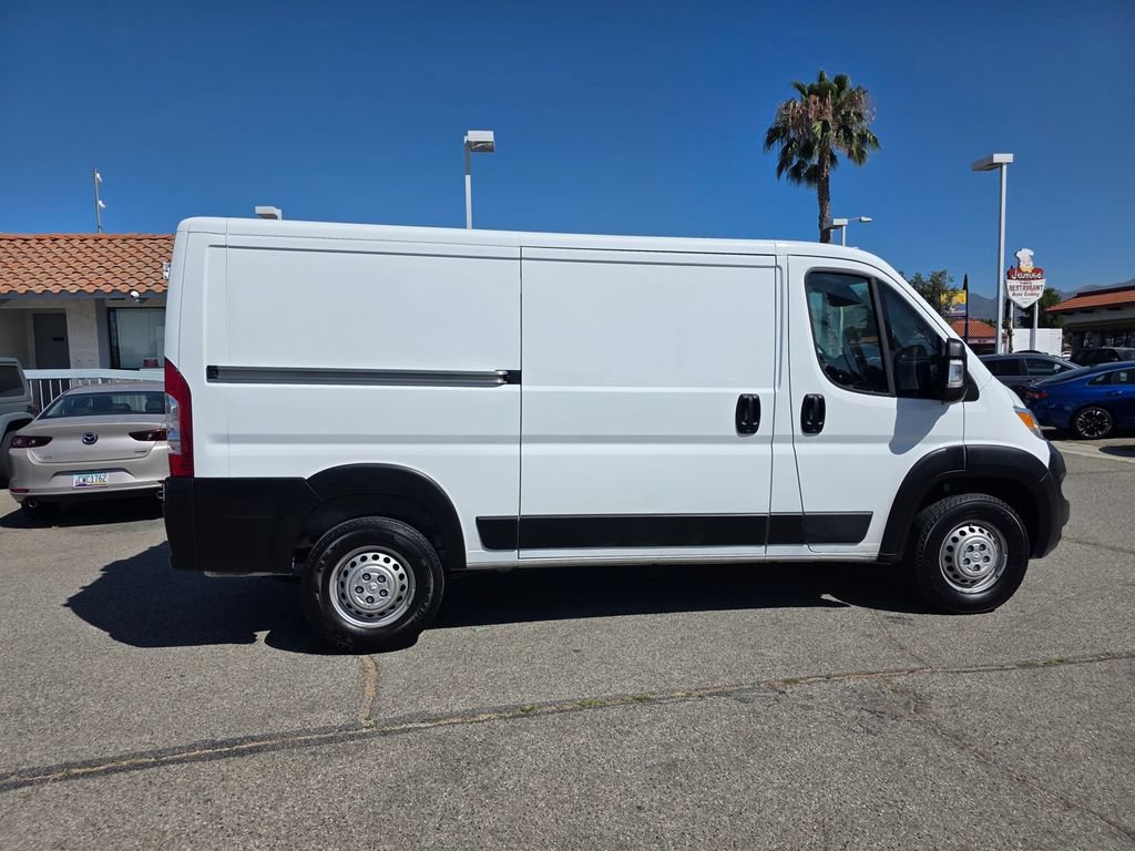 Used 2025 RAM ProMaster 2500 w/ Convenience Group FWD image 4
