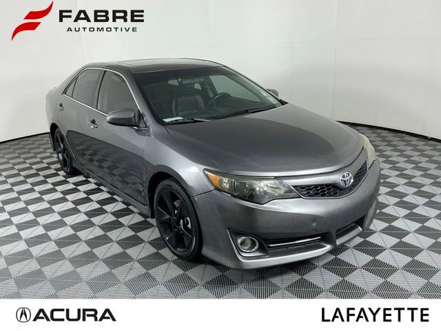 Used 2014 Toyota Camry SE FWD image 1