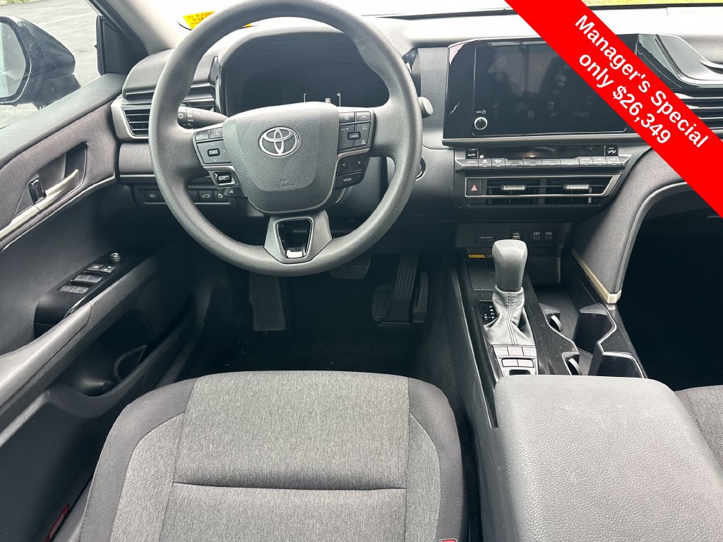 Used 2025 Toyota Camry LE AWD/4WD image 31